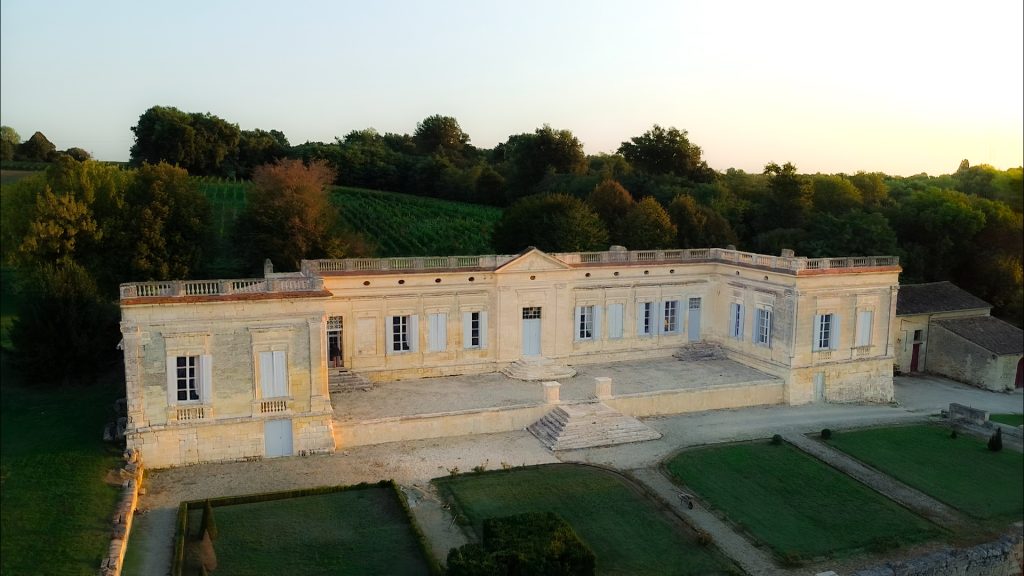 chateau-le-piat-drone