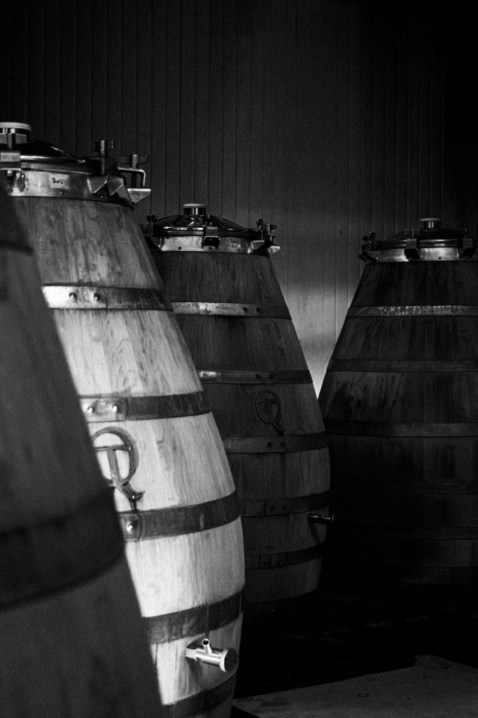 chateau-le-piat-barriques